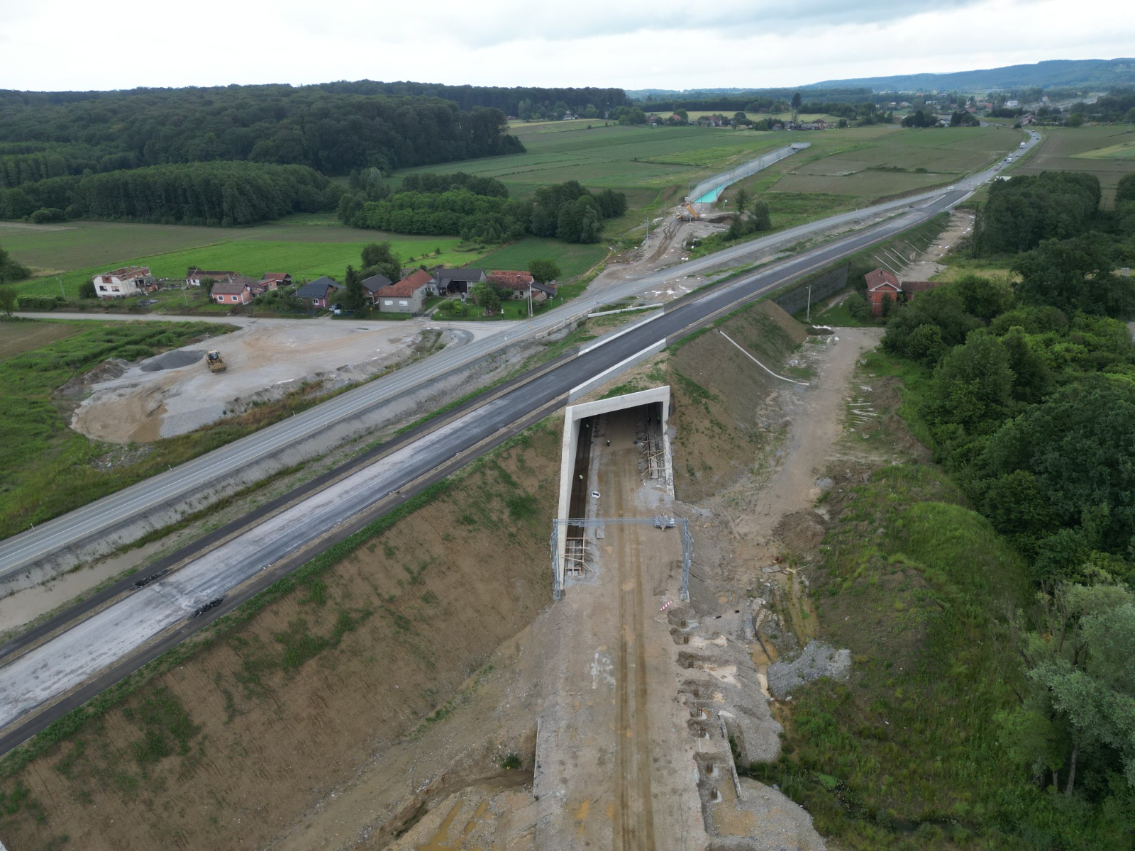 Altyapı, Demiryolu ve Tüneller